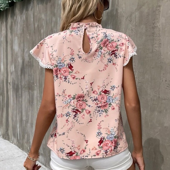 Women’s Pink Floral Flutter Sleeve with Lace Trim Top ~ NWT - Picture 2 of 3